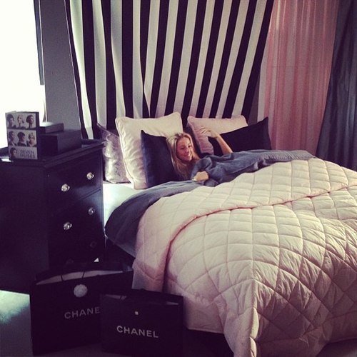 lustbitchesxo: chanel-and-louboutins: ✝ X