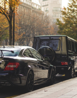 m0nopoly:  visualcocaine:  C63 Black &amp; G55 AMG via Arnaud Bailly  Heaven 