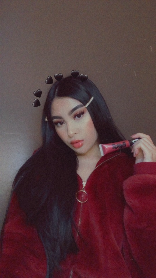 honeyloverogers:My bratz costume was solely made to flex this glossthere are no words—I’m literally 