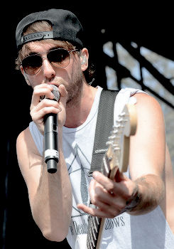 pvrisjauregui:  Alex Gaskarth of All Time Low performs onstage at Irvine Meadows Amphitheatre on May