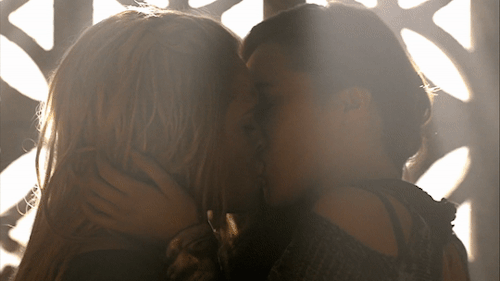 clxrkegriffins:clexa + kisses