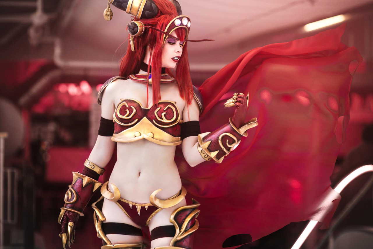 cosplayblog:  Alexstrasza from World of Warcraft  Cosplayer: Tine Marie Riis [FB