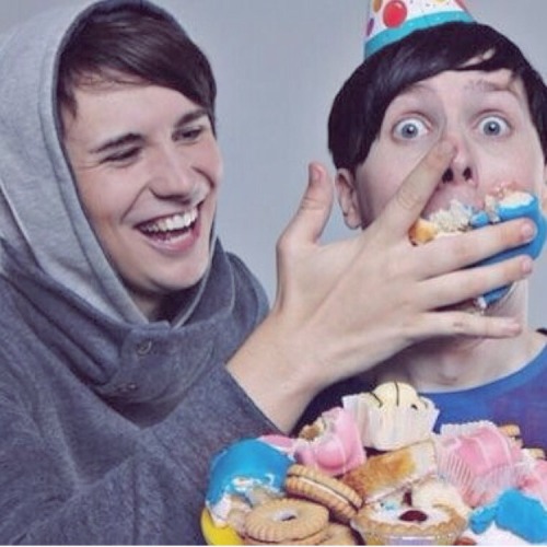 xinyanhowell:Dan & Phil + pastel pink & blue