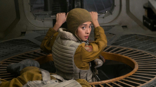 sleemo:Veronica Ngo as Paige Tico in Star Wars: The Last Jedi (via thanhnien.vn)