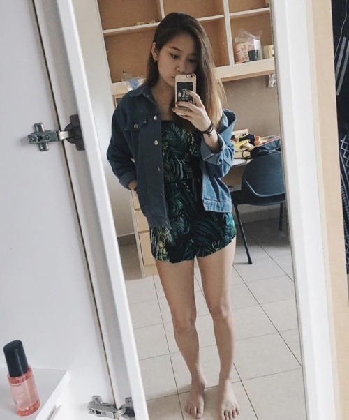 fbtlover-blog:Fan submission, Amanda chua, retweet like and reblog thanks, look at those fuckable bo