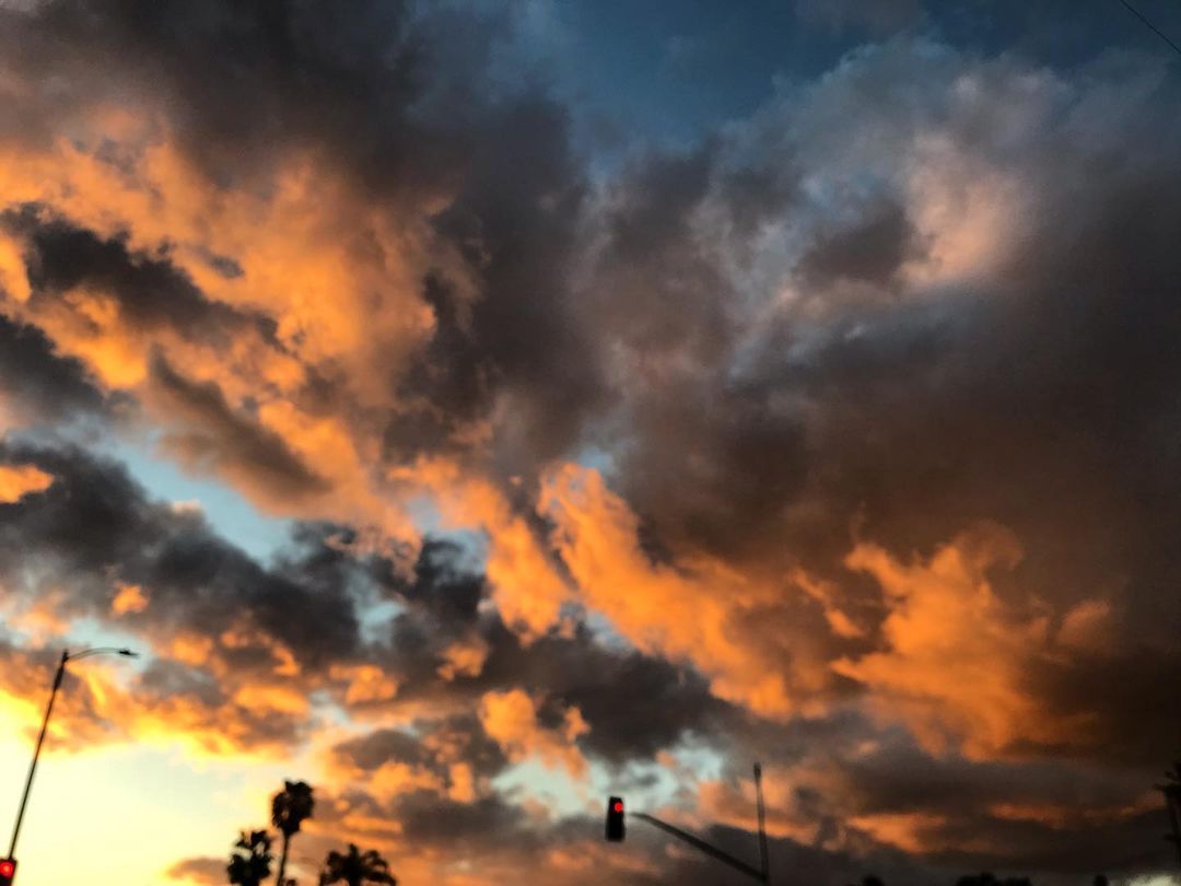 Sunset in the valley. #sunset #clouds
https://www.instagram.com/p/CMdtDggDrn_/?igshid=x1nen5etuxn4