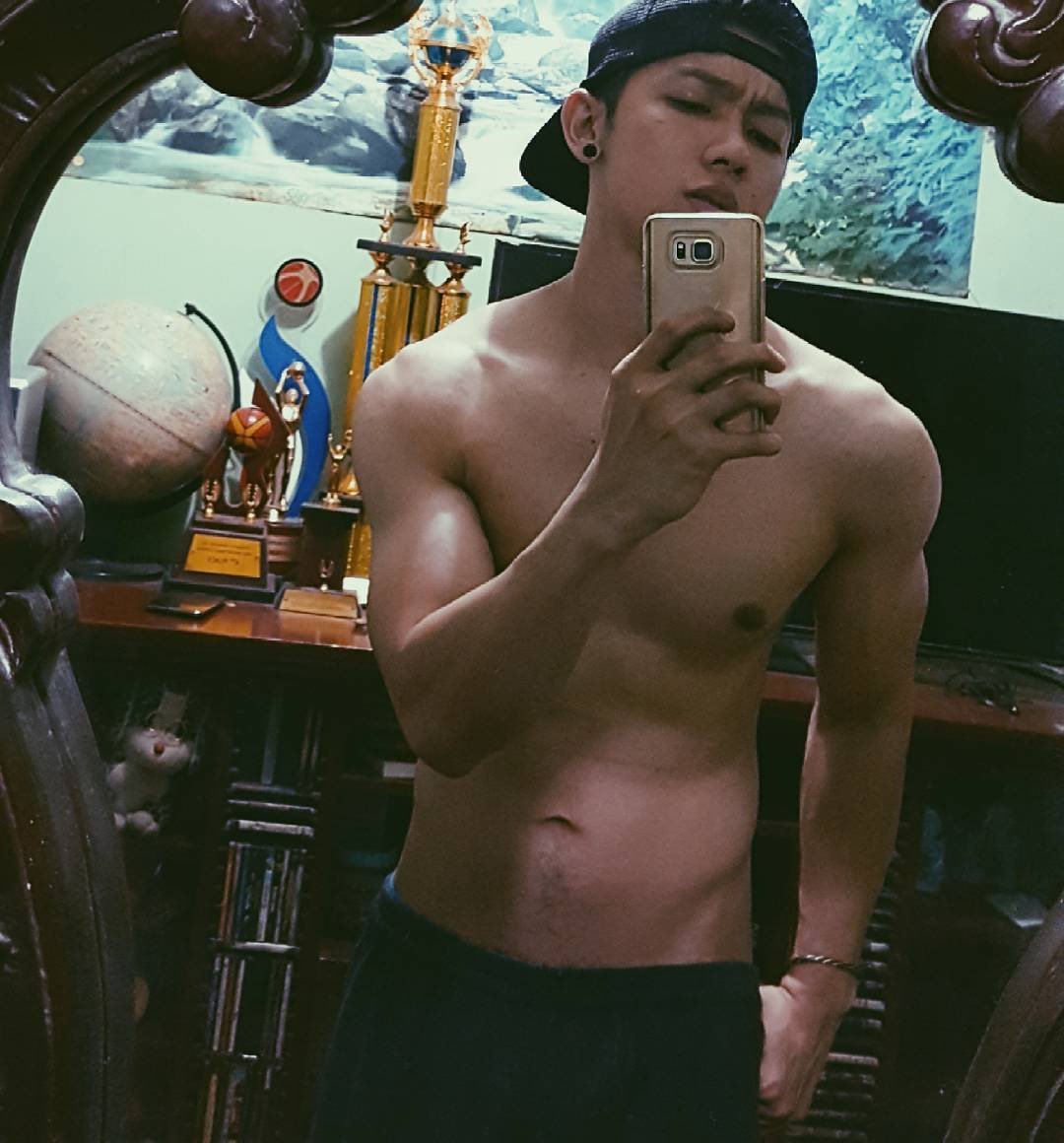 xxxtokisaru:https://www.instagram.com/ajohnstd/