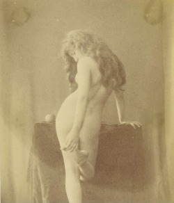 leirelatent:  “Étude d’un nu féminin”, Louis Bonnard (1881) 