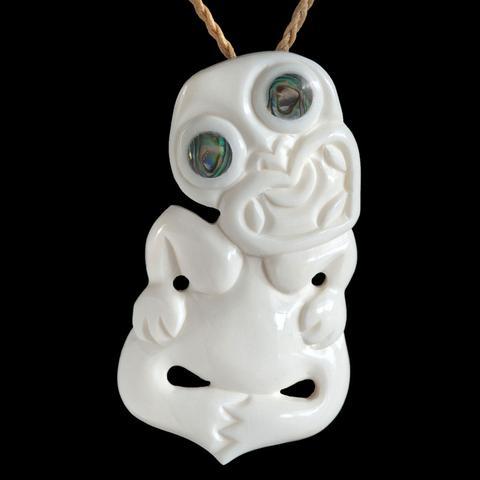 dandelion-winds: Hei-tiki   The Tiki is a very ancient symbol and is by far the least