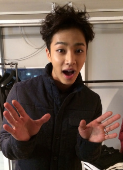 b2stweets:  [14 Feb 2014] Beast Jap Blog: 昨日は韓国で撮影でしたよ♪ [TRANS]: Yesterday was photoshoot day♪  Translation credits: @yosinp (JP-KR), @yongjunna (KR-EN)