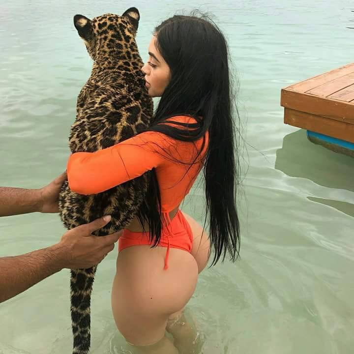 whatsapp-and-chill:https://whatsapp-and-chill.tumblr.com/