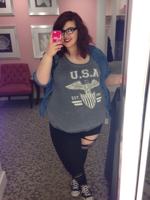 chubby-bunnies:  Just ask me if 16 year old Jessica would have ever left the house in leggings, let alone leggings that exposed her thigh. Hahaha yeah, the answer would be an astounding no. I’ve just come so far these past few years and the fact that