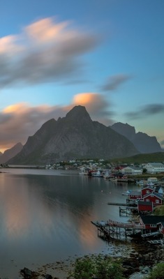 cubebreaker:  Reine, Norway | Source | Cube