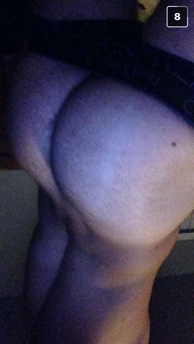 straight-kikdudes:Elijah 😍 he’s the hottest guy ever and THAT ASS OMG !!!! he’s