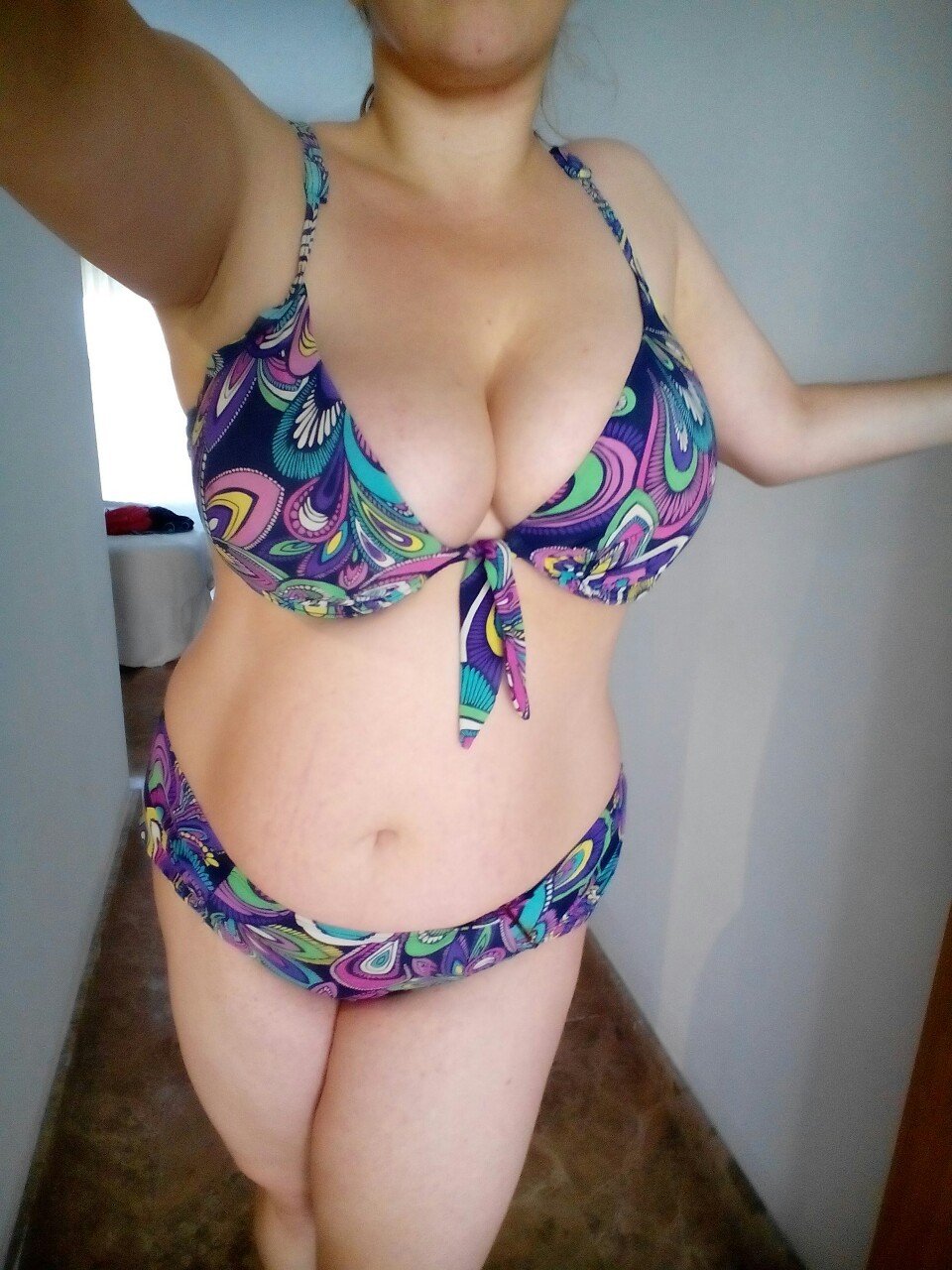 aalice-c:  Operación bikini : 1-ponerse un bikini 2-bañarse con élno need to meet