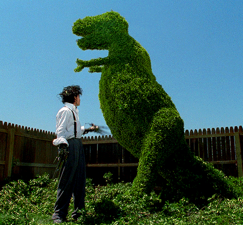 25 DAYS OF CHRISTMAS DAY FIVE EDWARD SCISSORHANDS (1990), Dir. Tim BurtonIm Not Finished.