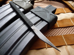 ru-titley-knives:  Hachiwara inspired  kiridashi .   The Hachiwara was a traditional Feudal Japanese Armour piercer sometimes carried by Samurai . This inspired version is made from 5.5mm thick 52100 bearing steel with a slight up-swept tip that’s