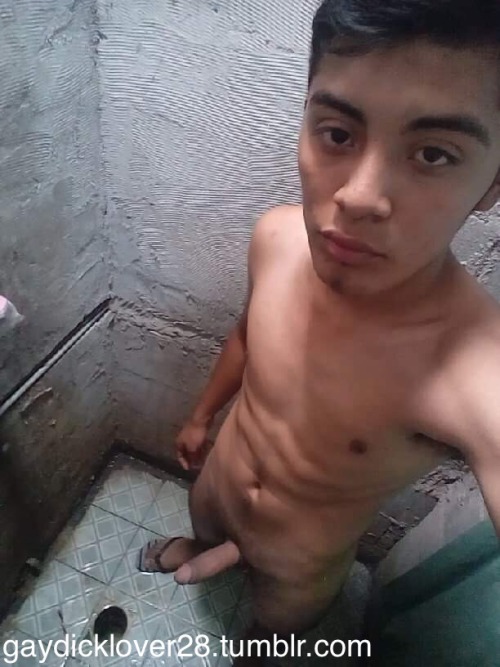 mario1972lopez:  gaydicklover28:  Moreno Hetero❤️   Ummmmindiscutiblemente bello este chavito