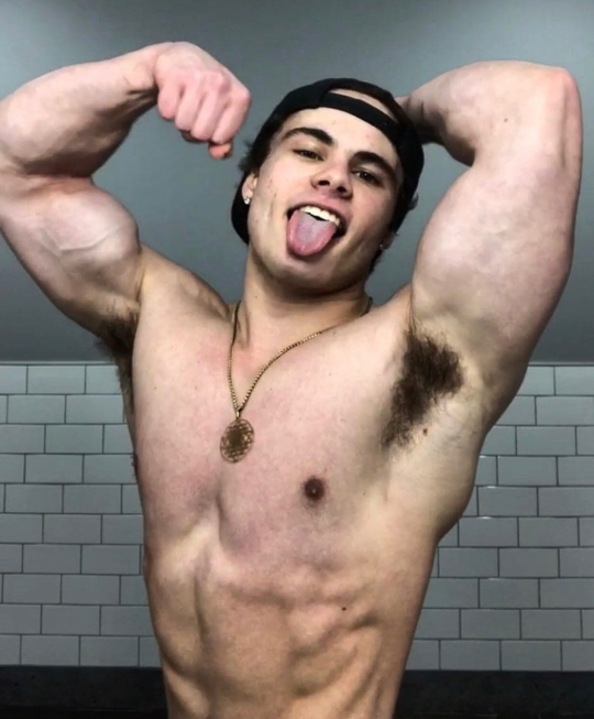 newenglandbro:happytoghether:The cocky pride that makes pussies just melt. He’s given access to any hole he wants. Allowed to fuck raw, no questions asked. The kind of guy that always gets what he needs and will make sure he keeps it. In bed his partners