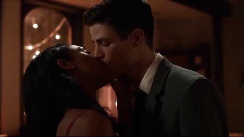 tvshowscouples: Reblog if you are Team WestAllen