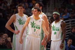 stonerthings:  The proper way to get back on the court.