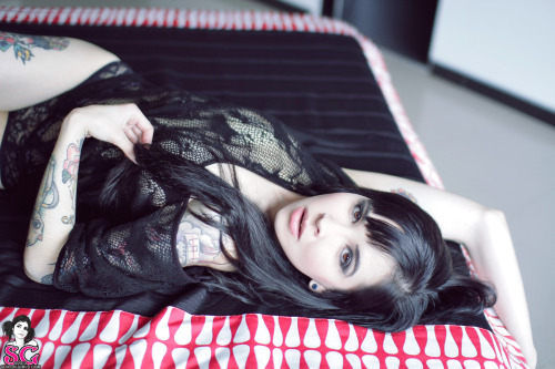beautifulgirlsmakemesuicidal:  Ilanna Suicide