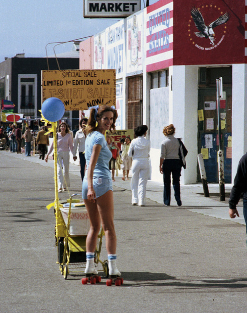 Roller skating babes