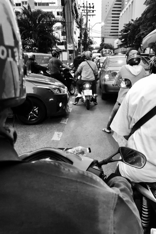 kelseylorene: What’s a lane? Bangkok, Thailand.