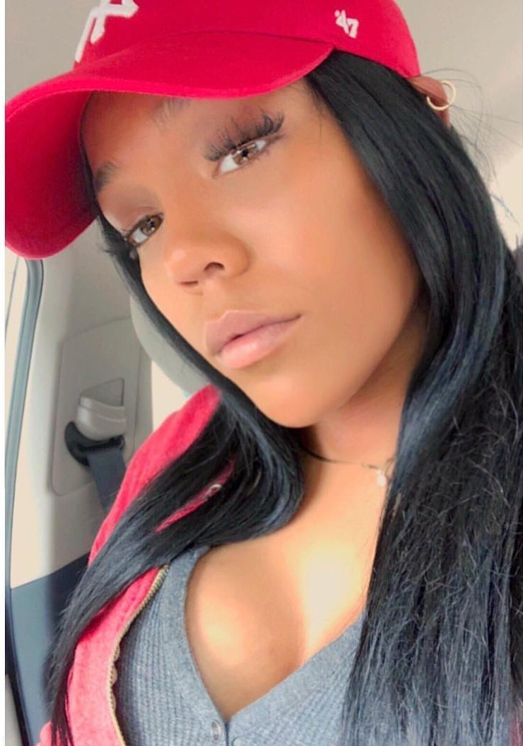 kingjazziedad:  DeliciouslySexy. Curvy. BootiDelicious Mami. Ms Gray 💜 ❤️