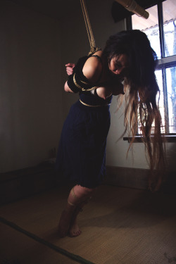 hangknot:  Kinbaku and photo: Julien Lacoma Model: my Lady ♥ 