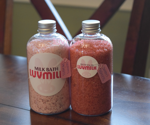 officialluvmilk:  Affordable Milk Baths and Bath Salts along with Lip Balms, soon to be joined by Glitter Baths and Body Sprays!  Check out my shop to see all listings and join the hundreds of happy Creamies by indulging in the baths of royalty without