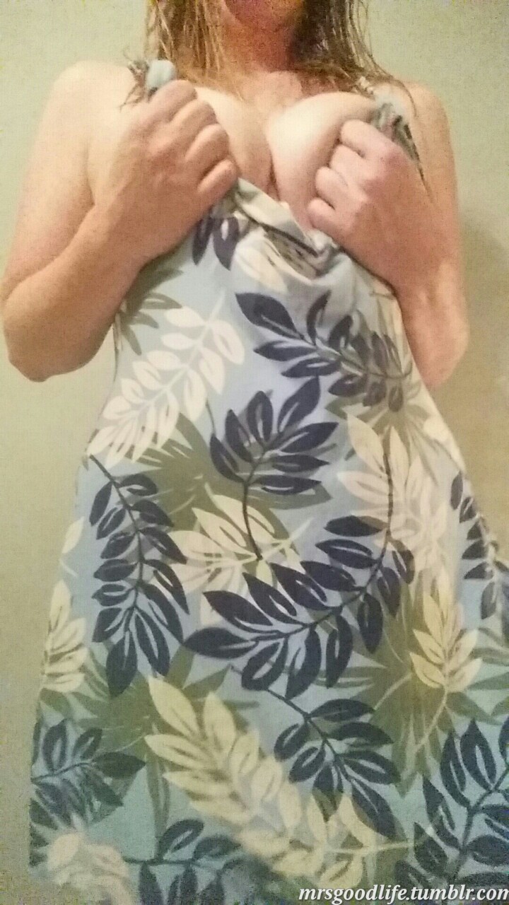 mrsgoodlife:  Took a shower, then took a lot of pics! Couldn’t choose one, so I’m