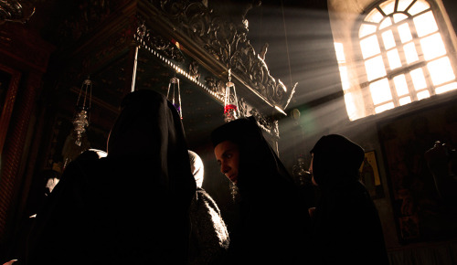 comerviajaramar:Fotos | “Aquí dio a luz la Virgen María a Jesucristo”: Construida por orden del empe