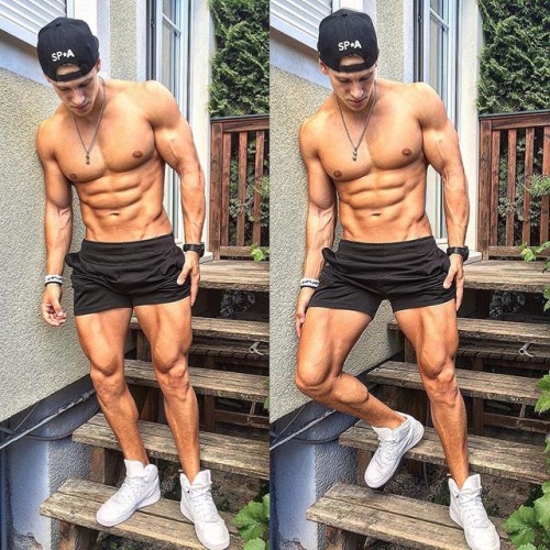 hotsexymenxxx:  Steve Kris 