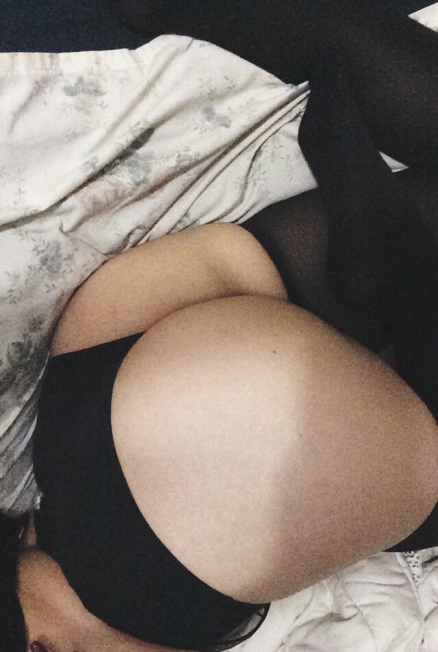 lilpugmama:  leticia-josephine:  Need a cute girl to wear lingerie for 🎀  Leticia