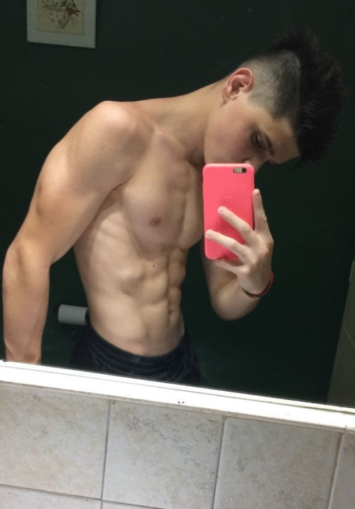https://horniboisteenbois.tumblr.com/post/169220725945