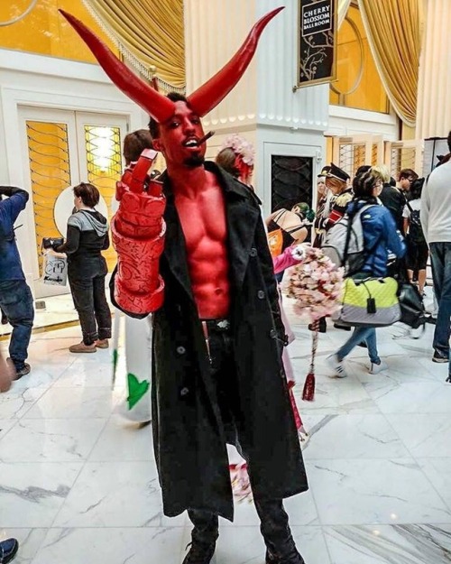 dougeboy - Hellboy cosplayer