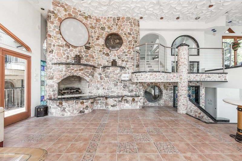 househunting:  $1,750,000 /11 brIndianapolis, INi’m so confused. submission. built