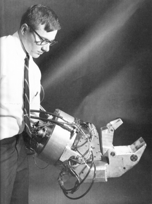 c86:  General Electric’s Hardiman I, 1965-71 Hardiman is a name derived somehow, from “Human Augmentation Research and Development Investigation.” and Man from MANipulator. Sometimes written as HardiMan, Hardi-Man, Hardi Man, Hardiman I. Said to