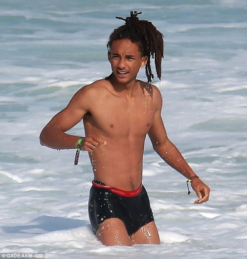 Porn Pics boytrappedinthcloset:  Jaden Smith