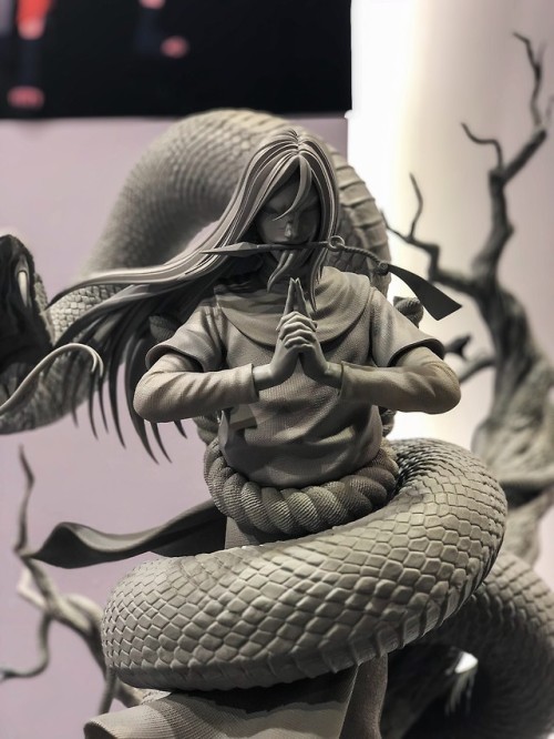 theartofmany:  Artist:  smile _zTitle:  Orochimaru and Gaara“I recently participated in the making of the statue of NARUTO ，Orochimaru and Gaara”Impressive work…