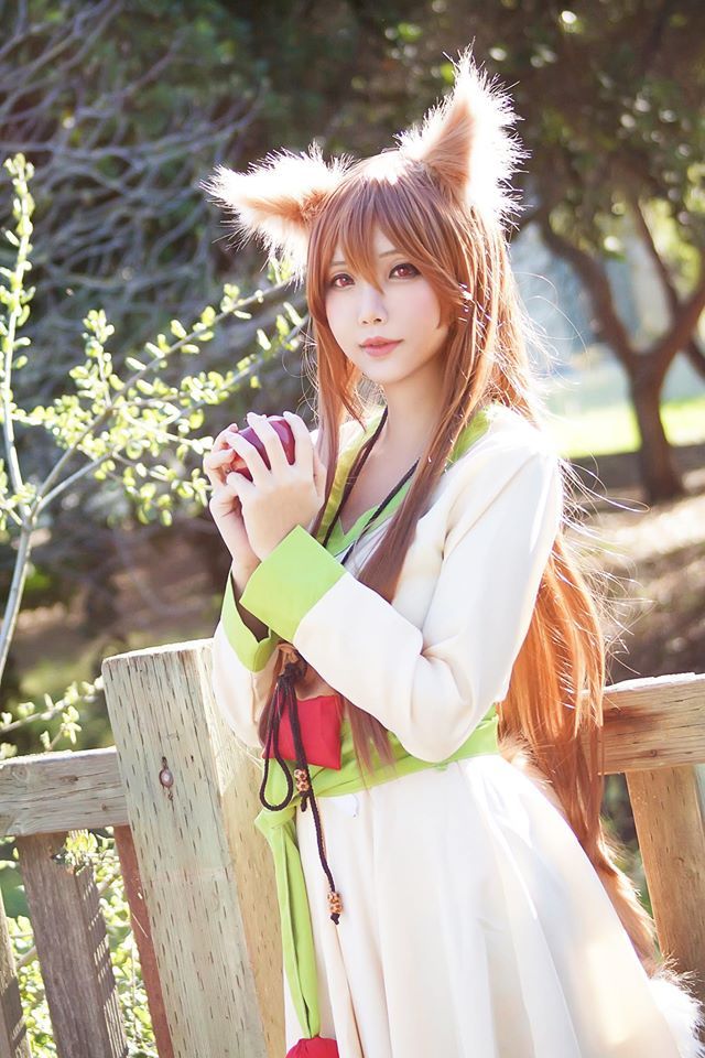 hanacosplay:Horo - Spice and Wolf!!Not ero but I really like this cosplay!