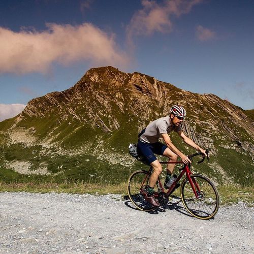 stelbel-telai:  Friendship, gravel and custom steel bikes, who could wish for a better holiday! Head