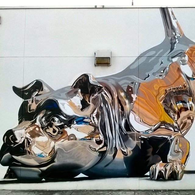 chocolatecakesandthickmilkshakes:  fer1972:  Chrome Dog Mural by Bik Ismo  I thought