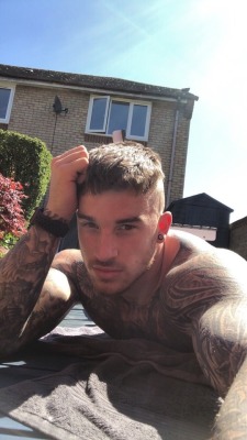 barejock:  Chris Hatton is a fuckable beastBarejock