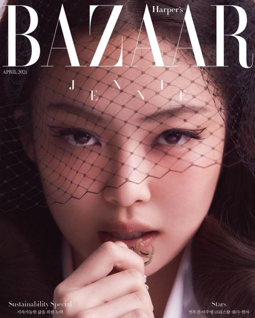 Jennie on the April cover of Harper’s Bazaar Korea