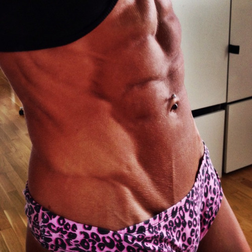 loveoffemalemuscle:  Annie Klingberg