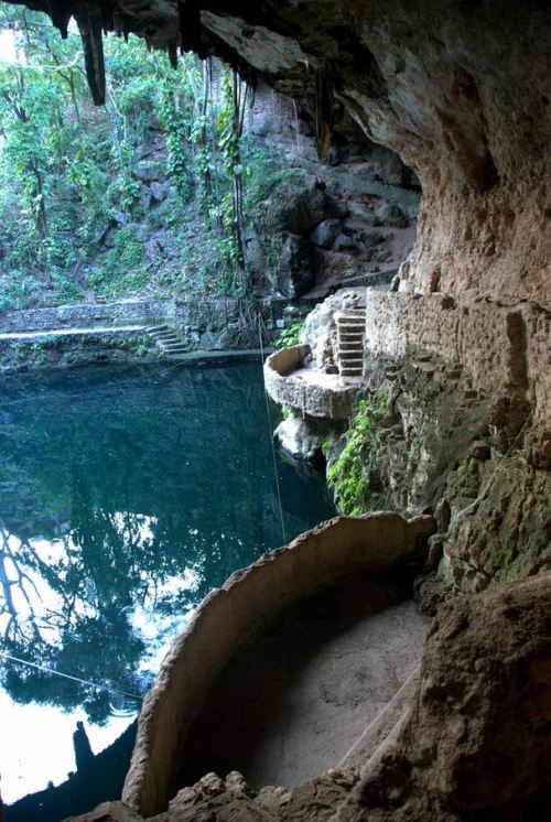 visitheworld: Cenote Zaci, Yucatan Peninsula / Mexico (by Vinayak Hegde).