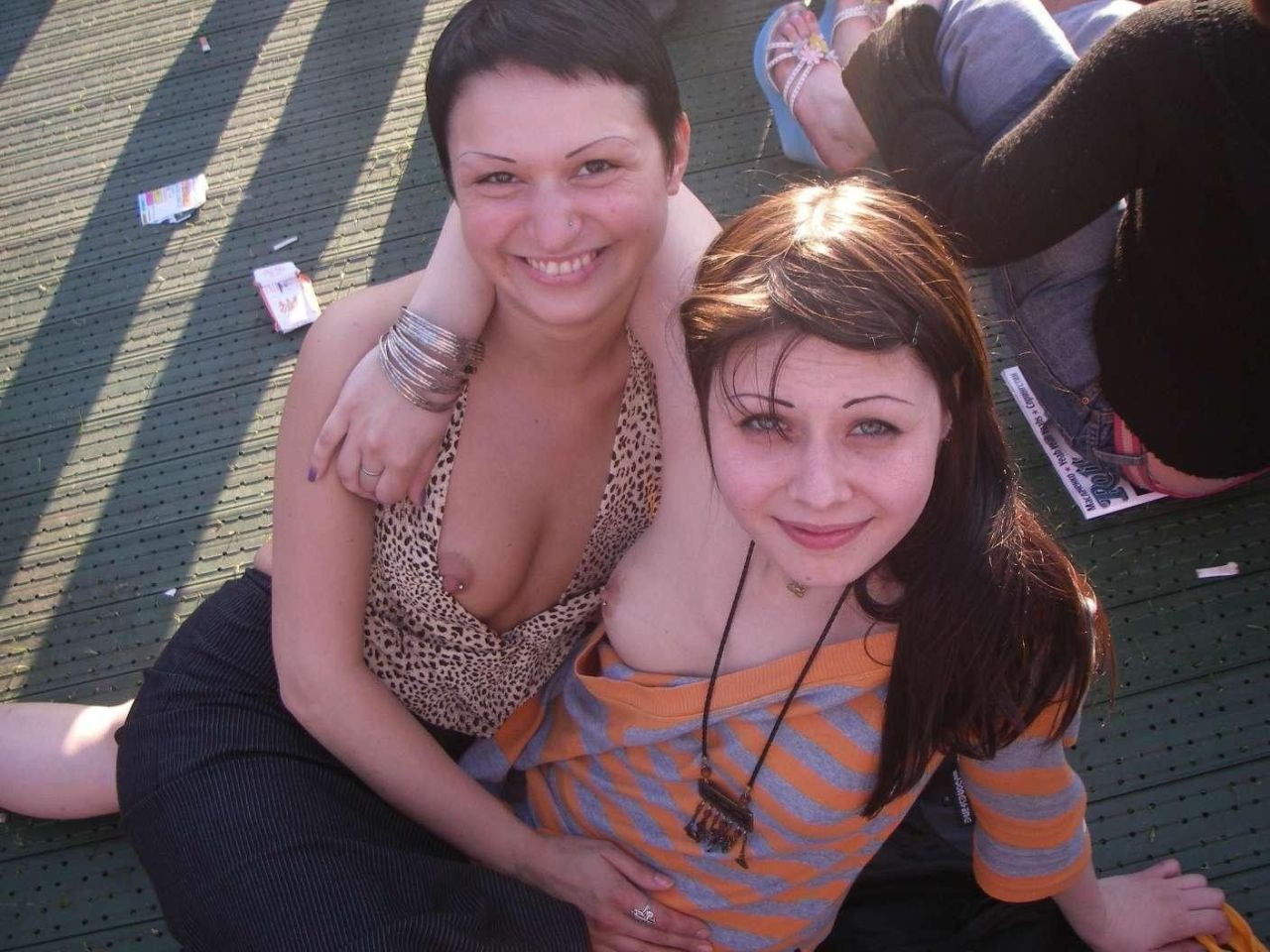 youngandlesbian:  interesting mix :)