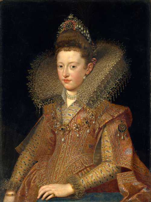 Two versions of a portrait of Margherita Gonzaga, Duchess of Lorraine ( by Frans Pourbus the Younger